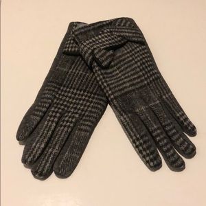 Women’s Houndstooth Gloves